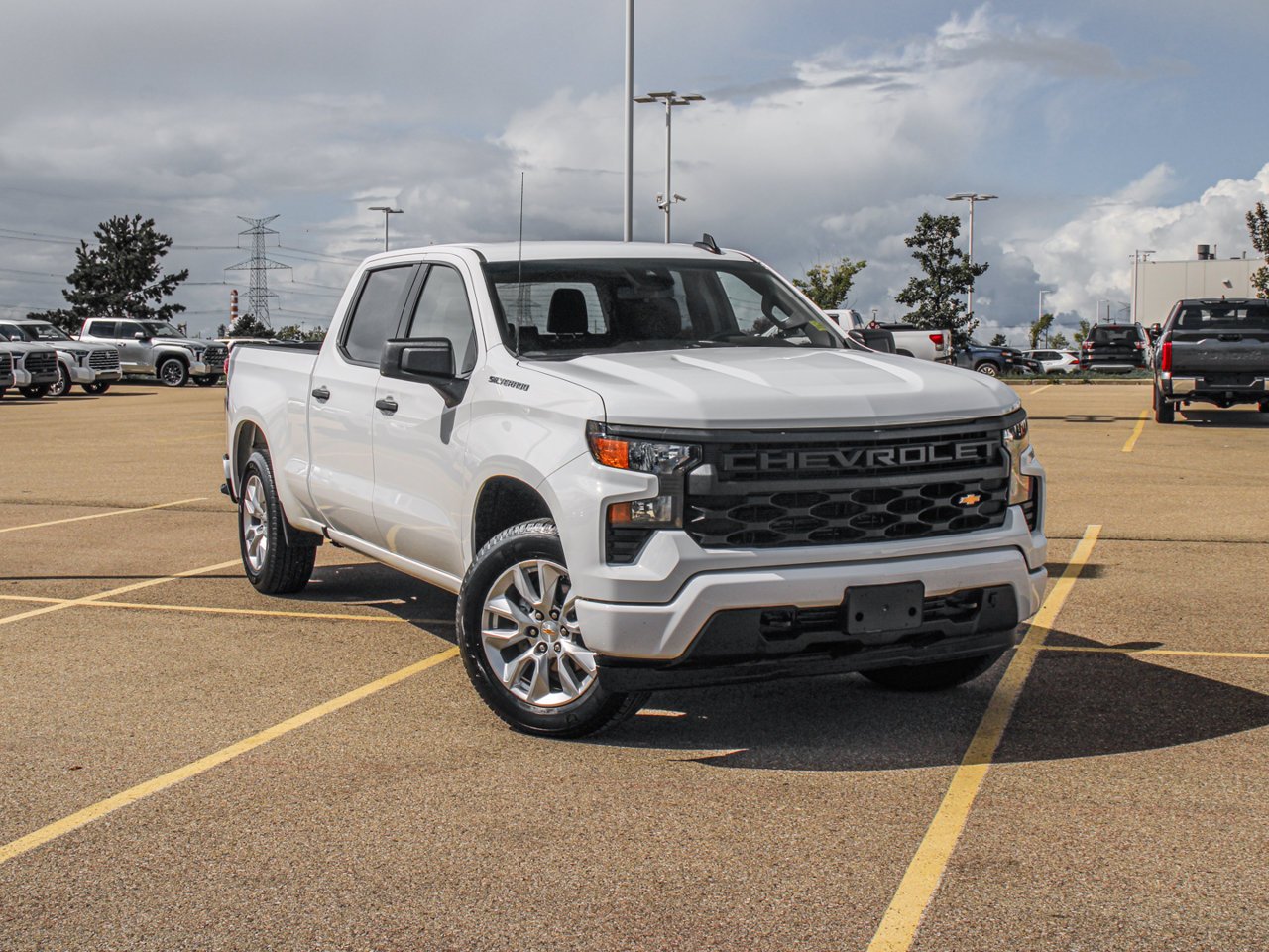 2025 Chevrolet Silverado 1500 4WD Crew Cab 157 Custom White Sherwood Park - photo #1