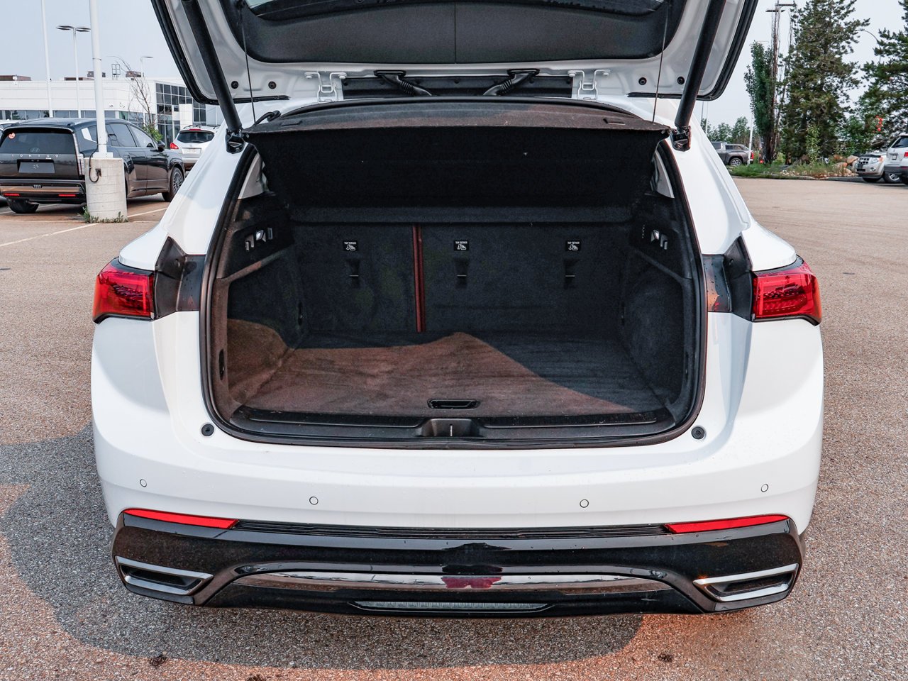 2025 Buick Envision AWD 4dr Sport Touring White Sherwood Park - photo #7