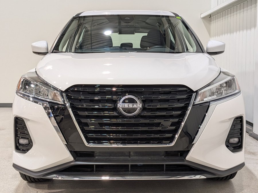 2024 Nissan Kicks White