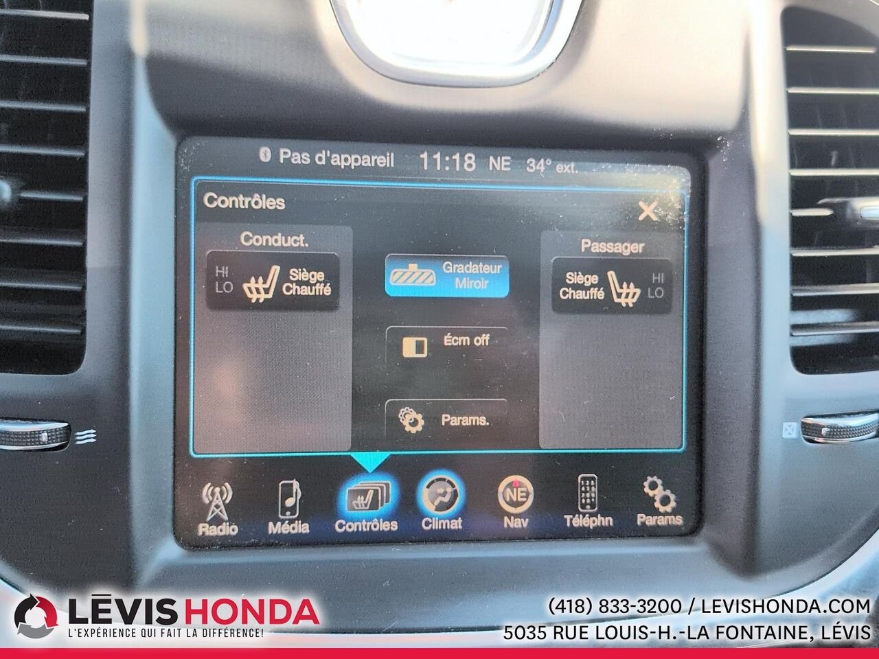 Chrysler 300 Touring Berline 4 portes tourisme, traction arrière 2015 Noir Lévis - photo #28