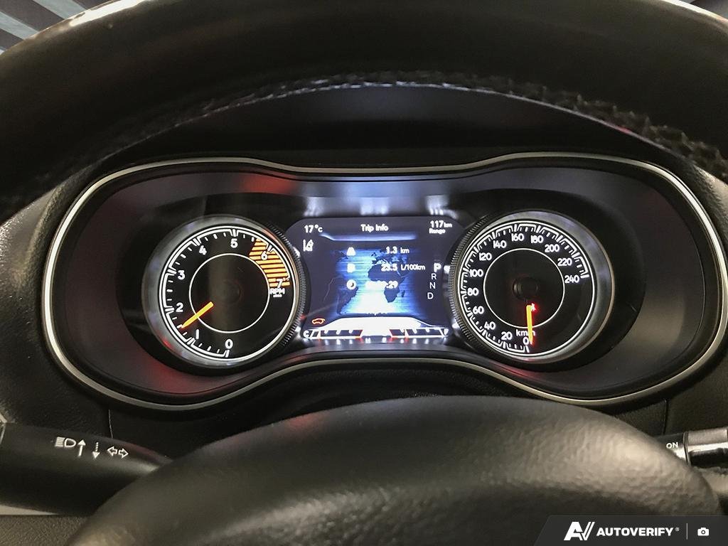 2019 Jeep Cherokee 2601086A | Limited White Edmonton - photo #14
