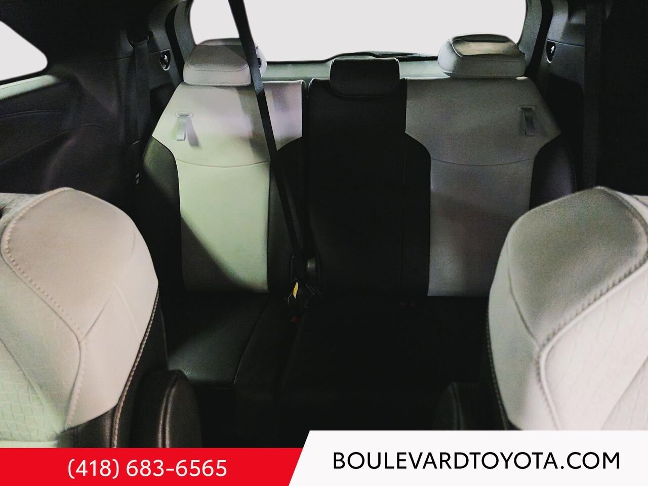 Toyota Sienna 99684A-77 | XSE, 7 places 2025 Noir minuit métallisé Québec - photo #22