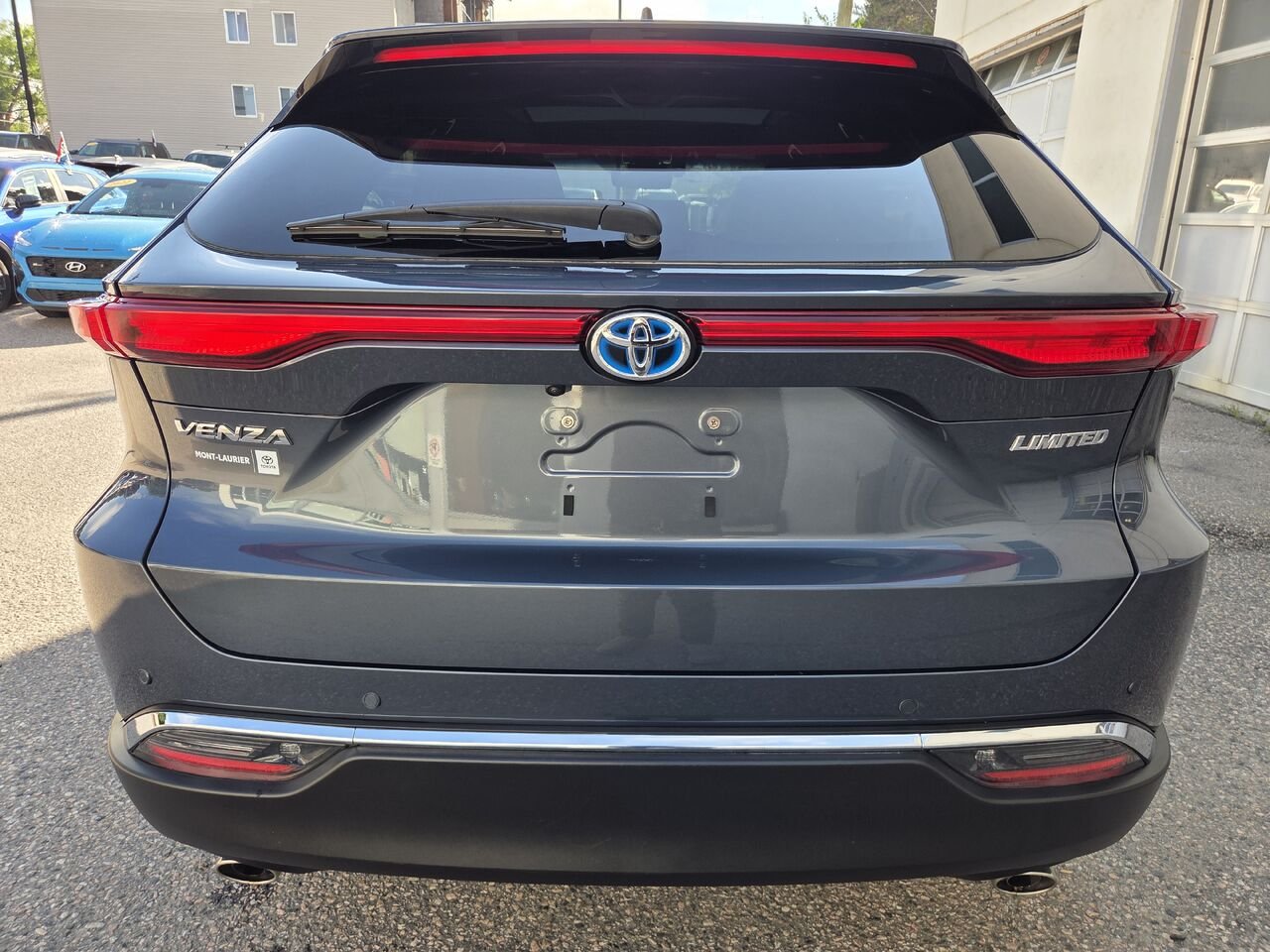 2023 Toyota VENZA Grey Mont-Laurier - photo #5