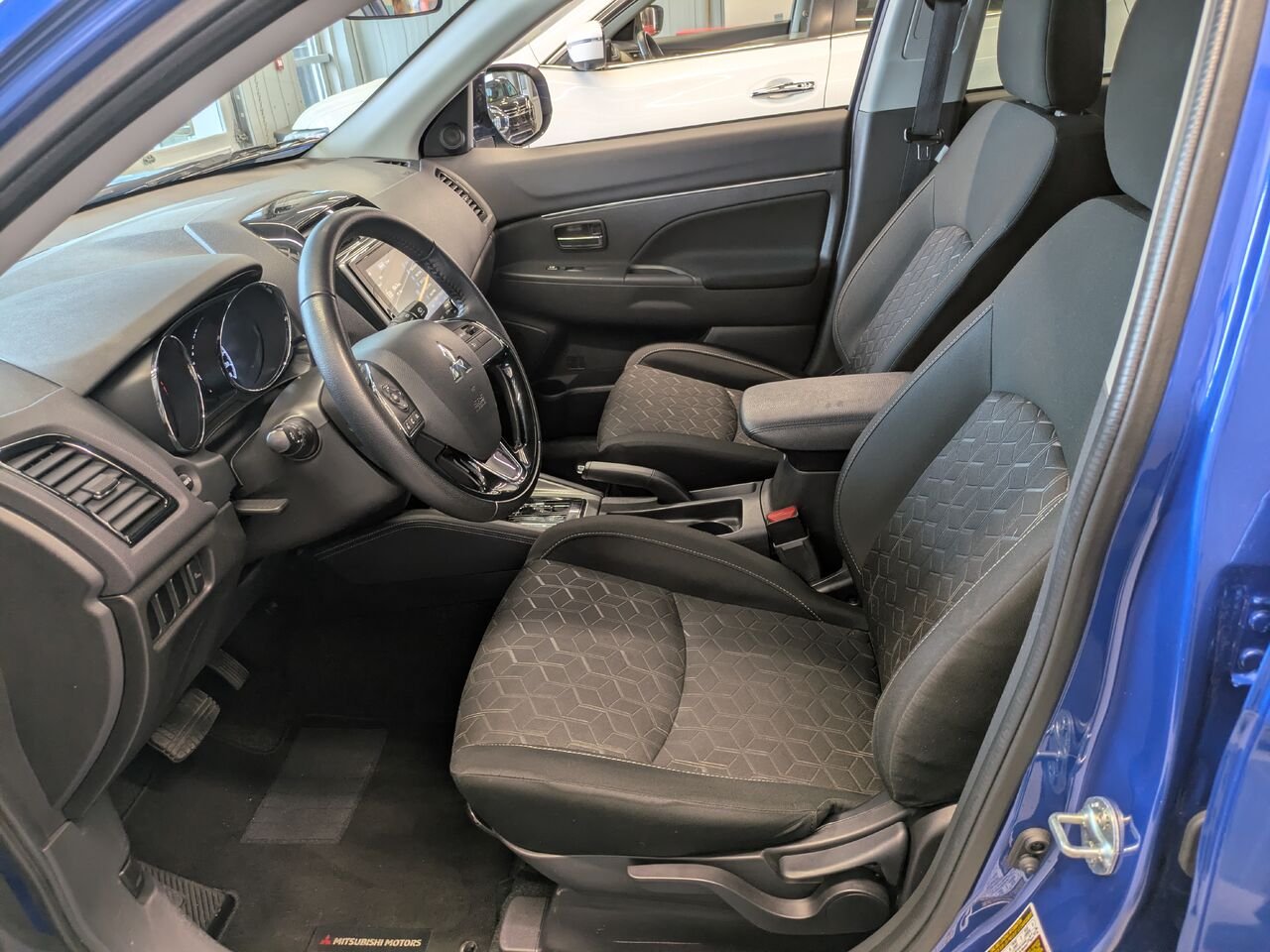 2024 Mitsubishi RVR Blue Gatineau - photo #13