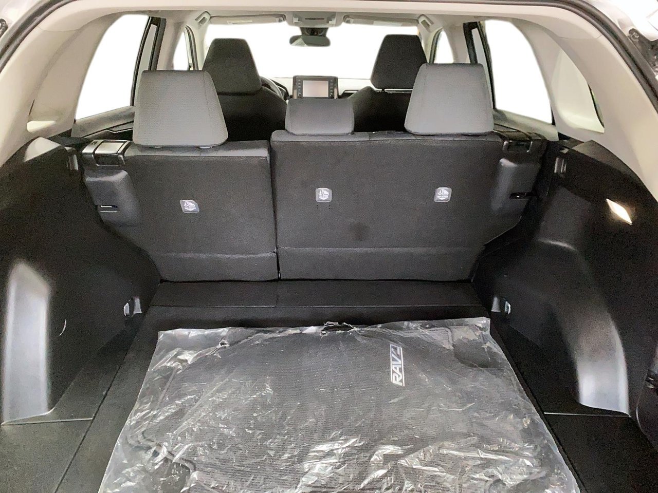 2022 Toyota RAV4 VIN 2T3B1RFV2NW261100 Grey Chicoutimi - photo #5