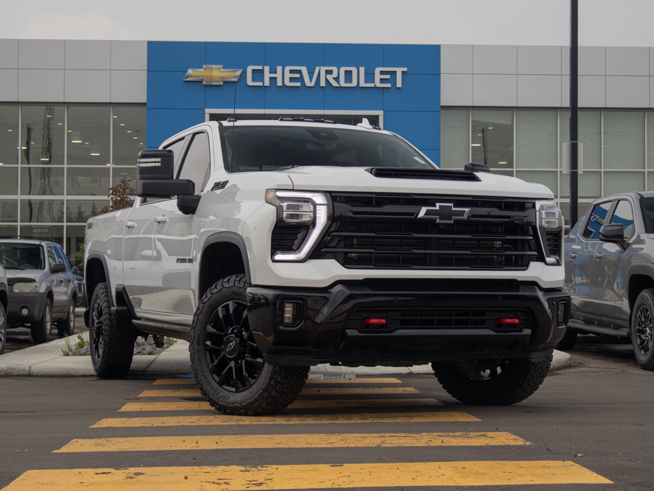 2025 Chevrolet Silverado 2500HD 4WD Crew Cab 159 LTZ White Sherwood Park - photo #15