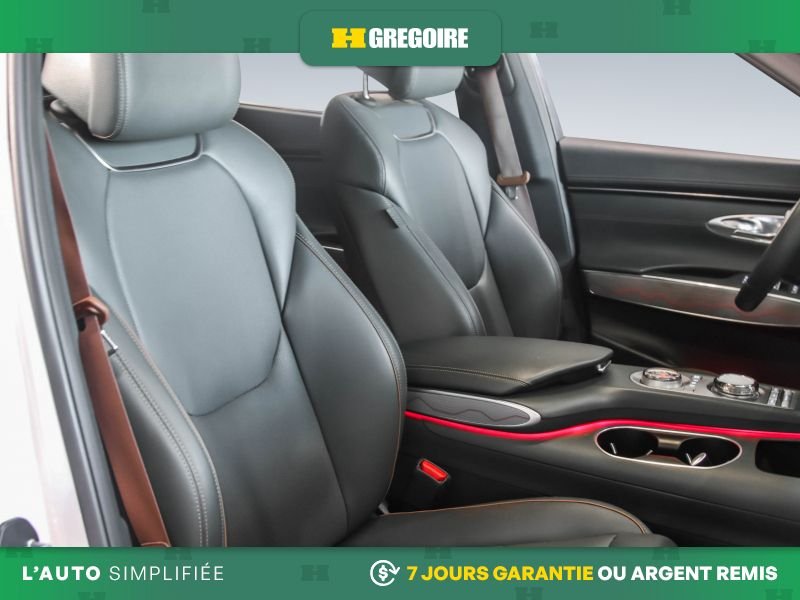 2023 Genesis GV70 White Saint-Eustache - photo #30