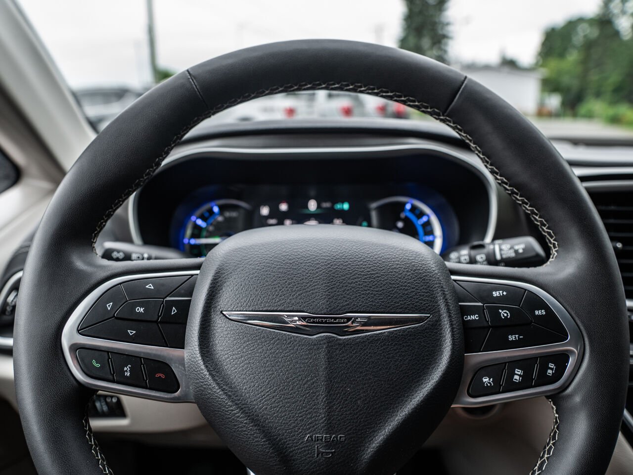 2023 Chrysler Pacifica Hybrid Blue Sainte-Julienne - photo #17