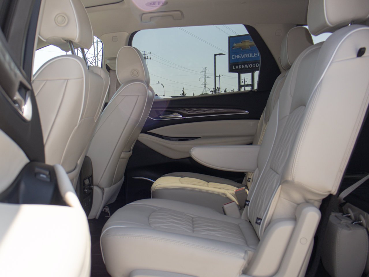 2024 Buick Enclave AWD 4dr Avenir White Sherwood Park - photo #34