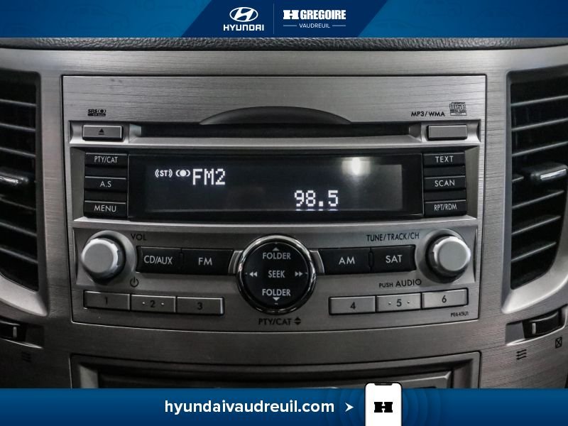 2010 Subaru Legacy Grey Laval - photo #26