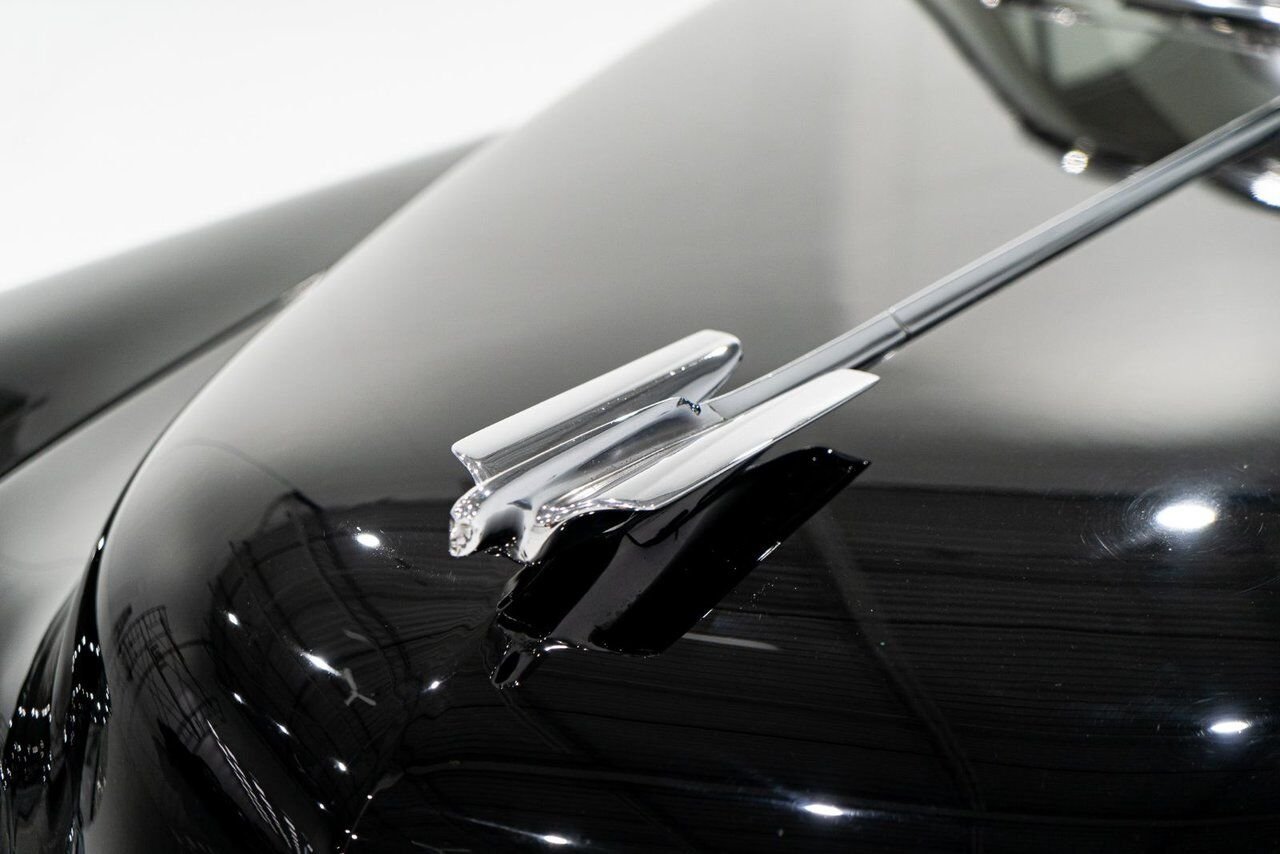 Cadillac Fleetwood Unrestored factory black paint **PRICE IN USD** 1951 Noir Montréal - photo #35