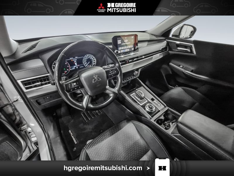 2022 Mitsubishi Outlander Grey Blainville - photo #16