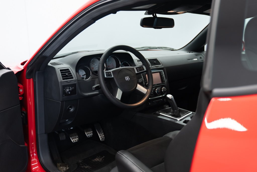 2010 Dodge Challenger Coupé 2 portes SRT8 MANUAL *PRICE IN USD* Red Kirkland - photo #35