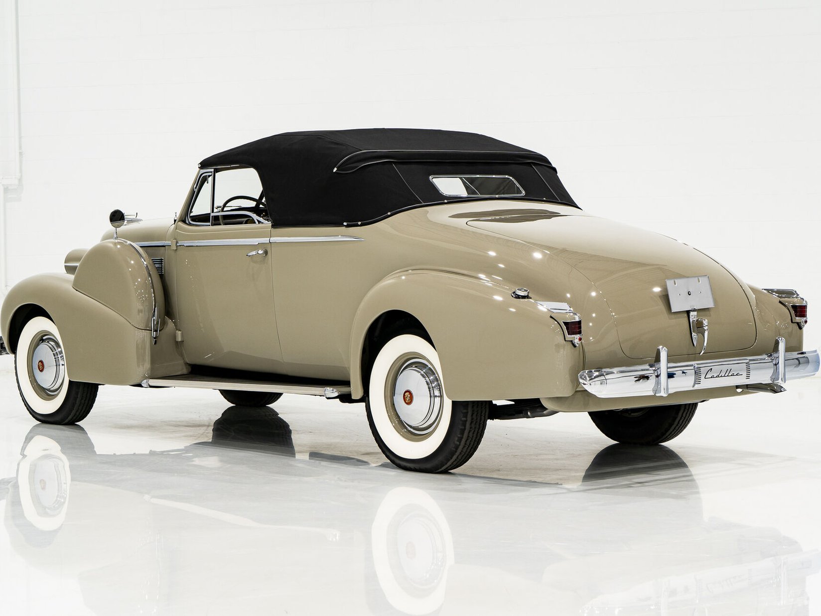 Cadillac Series 75 1 of 27 built. Former CCCA National first prize winner *PRICE IN USD* 1939 Brun Montréal - photo #34