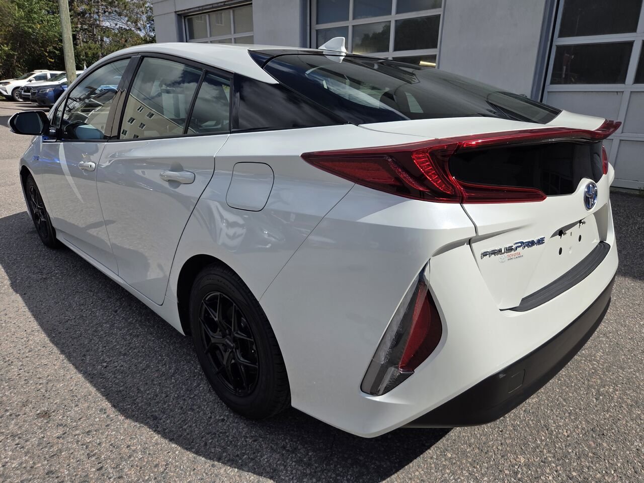 2020 Toyota PRIUS PRIME White Mont-Laurier - photo #8