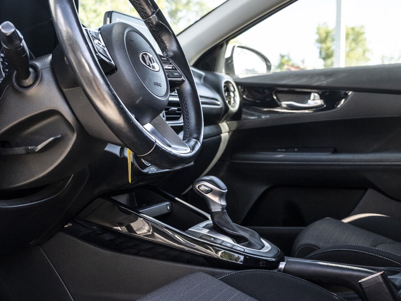 2020 Kia Forte5 White Gatineau - photo #7