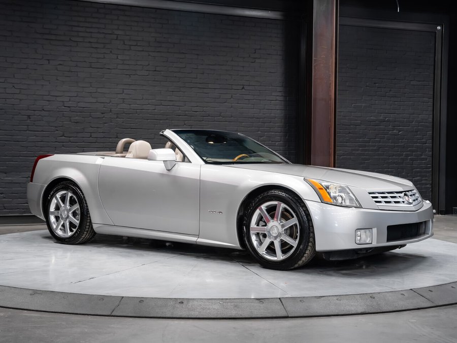 2005 Cadillac XLR 2005 Silver