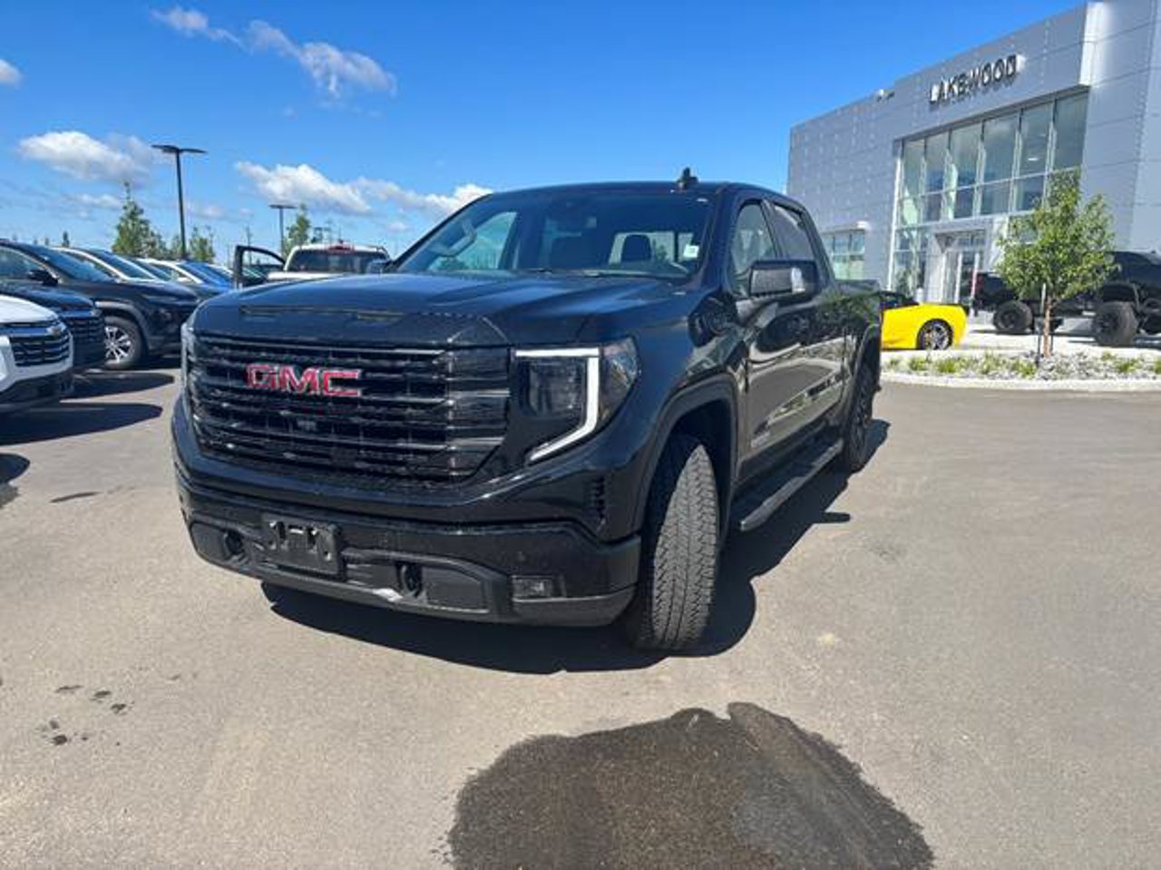 2024 GMC Sierra 1500 4WD Crew Cab 147 Elevation Black Sherwood Park - photo #2