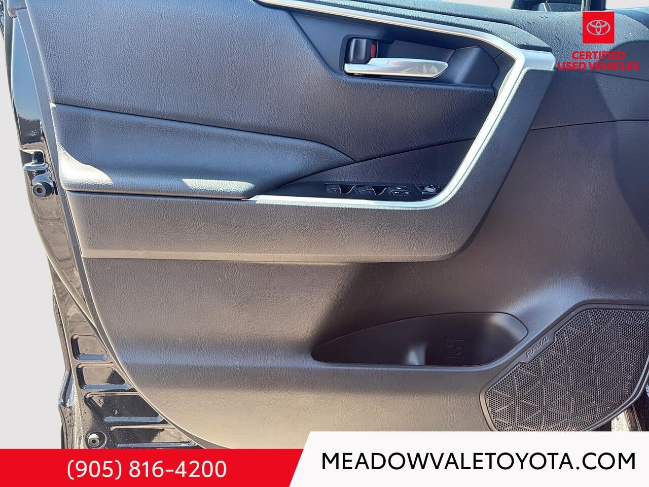 2025 Toyota RAV4 Sunroof, Power Drivers Seat, Heated Front Seats and Steering Wheel, Power Trunk, 17" Alloy's Midnight Black Metallic Mississauga - photo #36