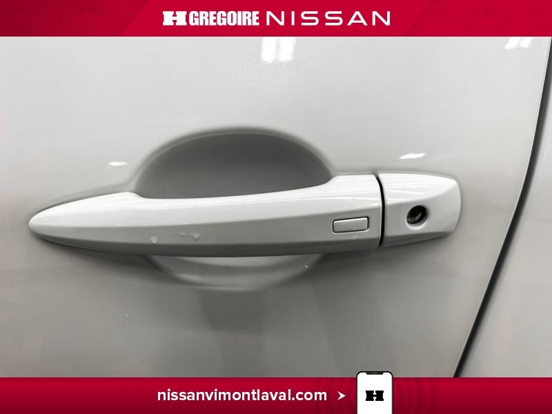 Nissan Rogue 2023 Blanc Laval - photo #17