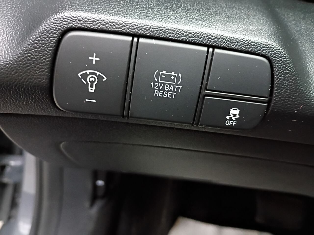 2025 Hyundai Elantra Hybrid Grey Blainville - photo #17