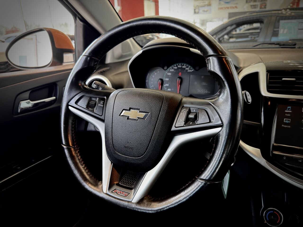 Chevrolet Sonic 2017 Orange Notre-Dame-des-Prairies - photo #14