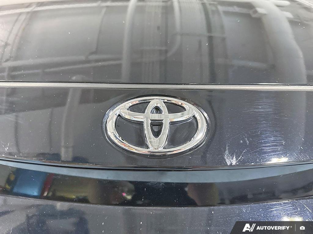 2025 Toyota Corolla 2601299A | XSE Midnight Black Metallic Edmonton - photo #8
