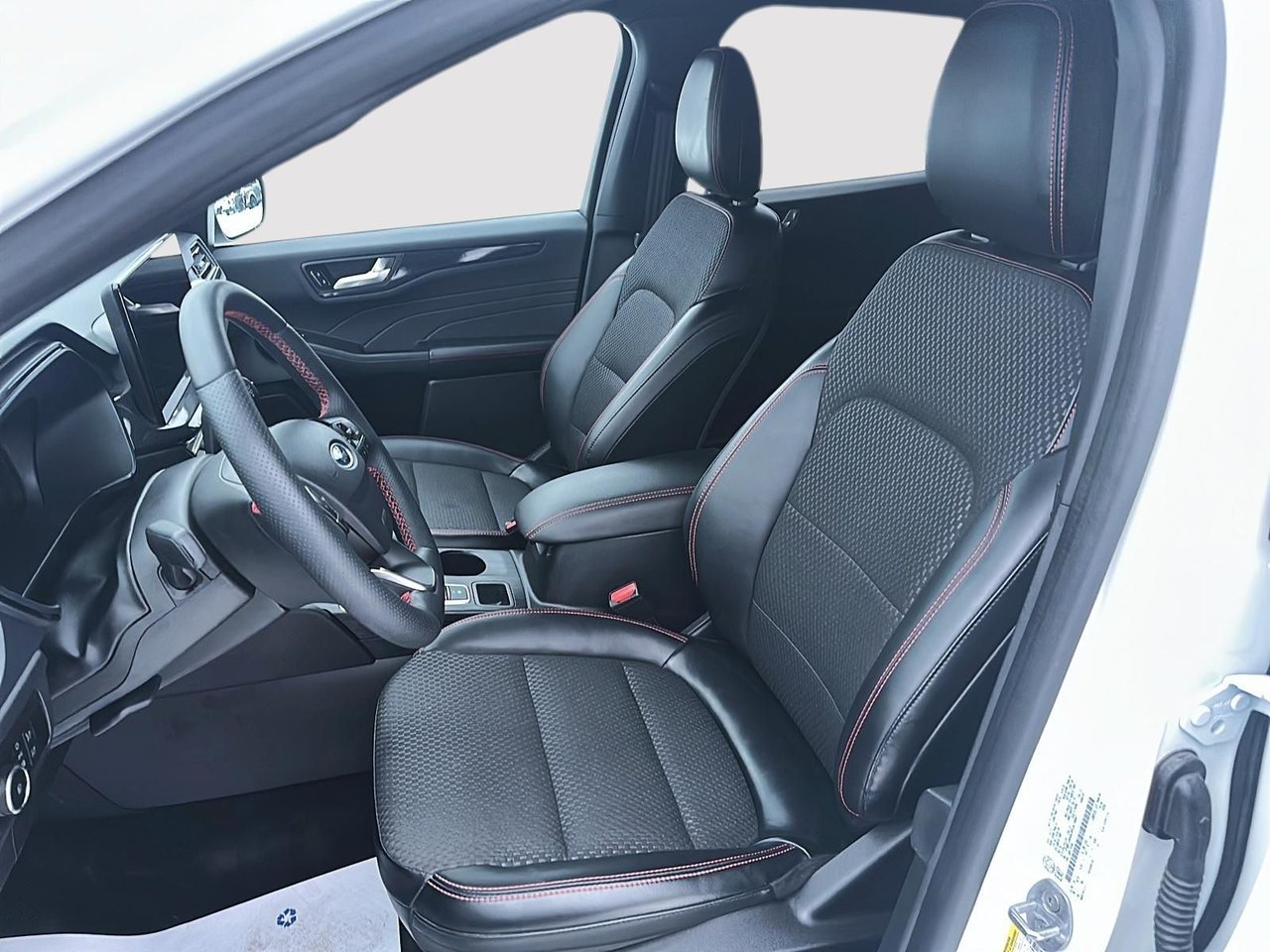 Ford Escape 2023 Blanc Rouyn-Noranda - photo #7
