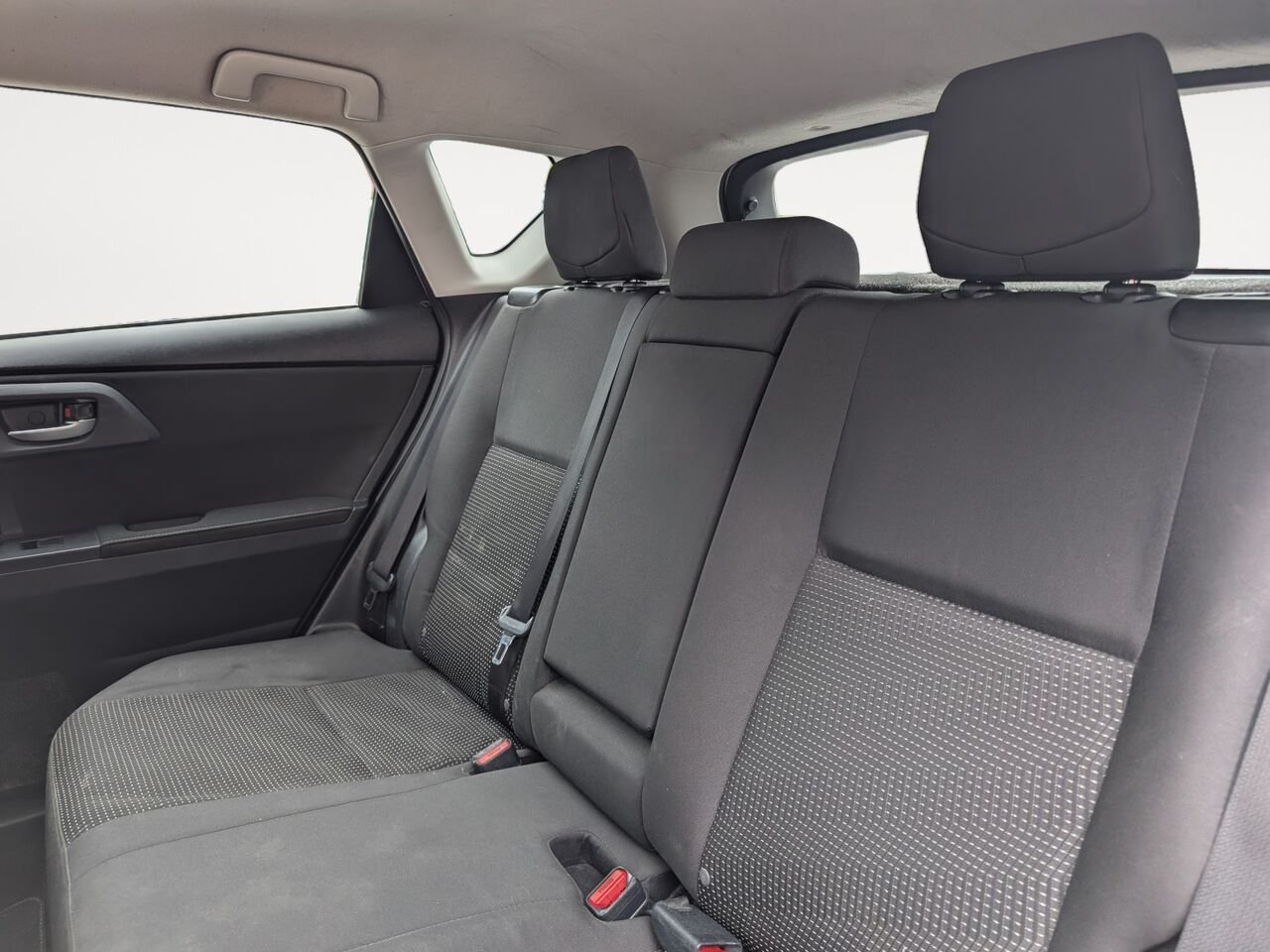 Toyota Corolla iM BASE/SIÈGES CHAUFFANTS/CAMÉRA DE RECUL/BLUETOOTH/AC 2018 Blanc Sherbrooke - photo #8