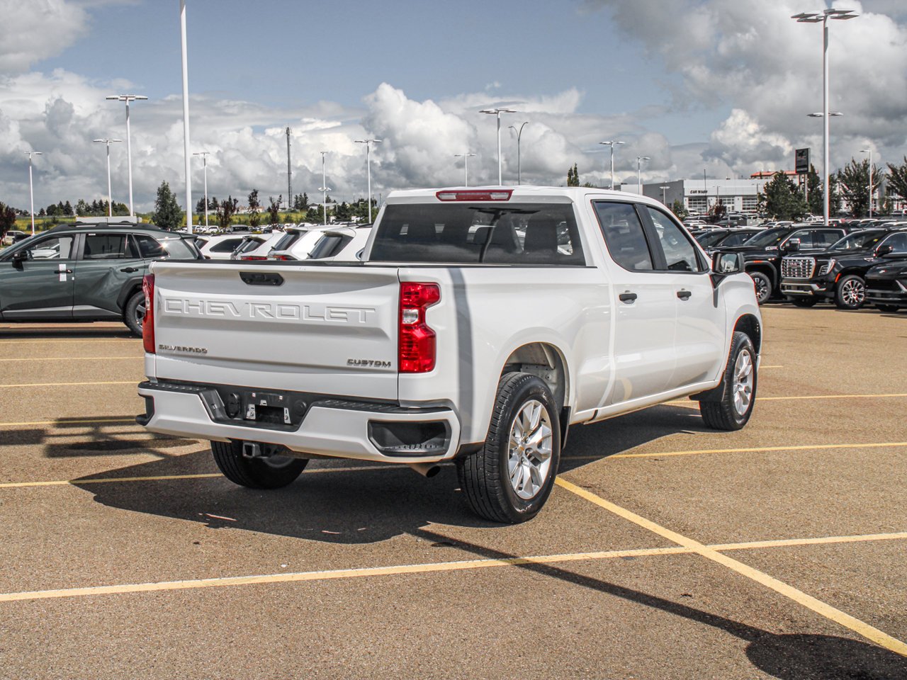 2025 Chevrolet Silverado 1500 4WD Crew Cab 157 Custom White Sherwood Park - photo #8