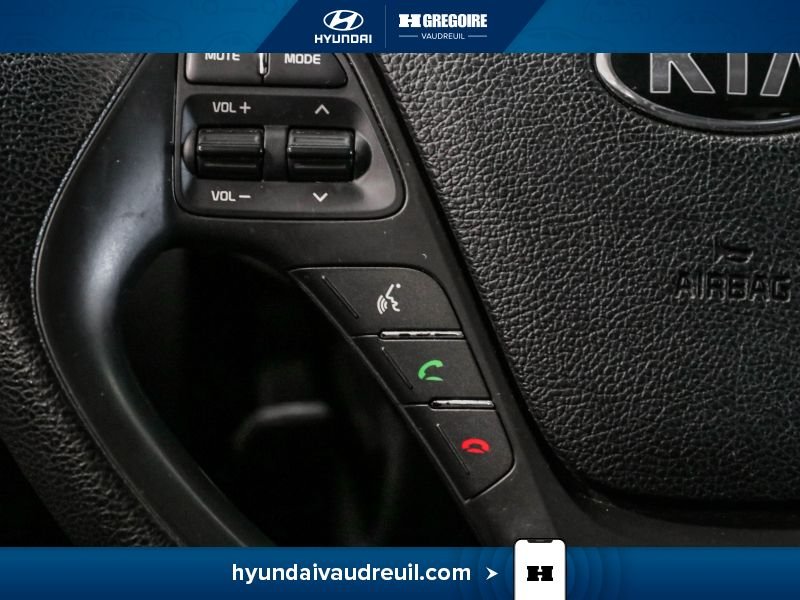 2018 Kia Forte Blue Laval - photo #20