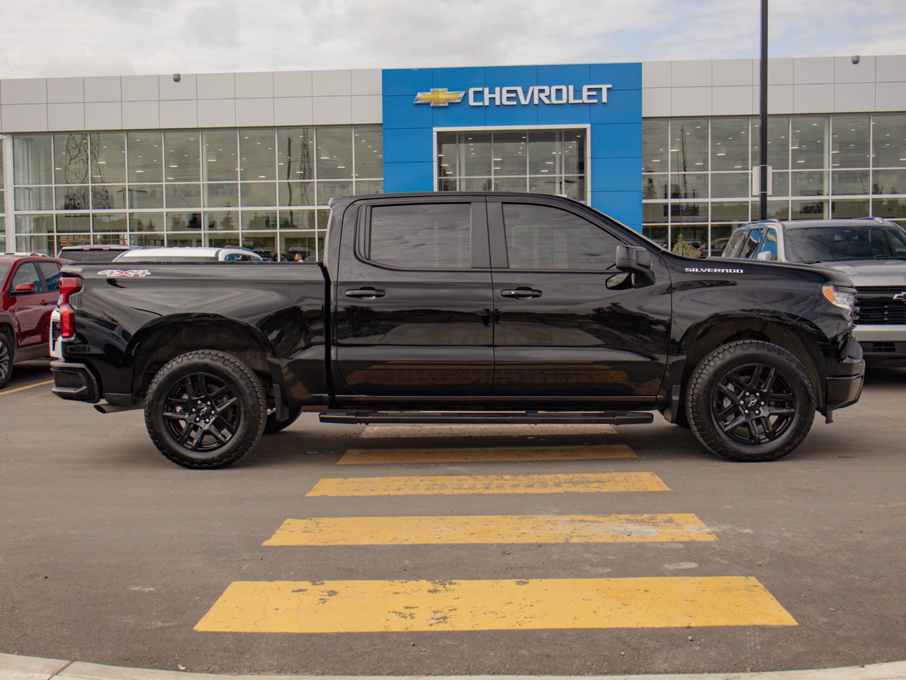 2024 Chevrolet Silverado 1500 4WD Crew Cab 147 RST Black Sherwood Park - photo #12