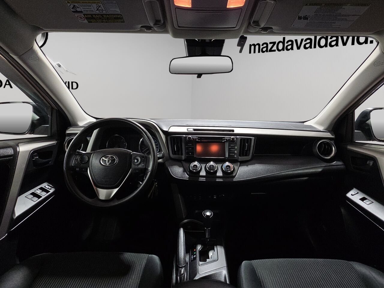 2017 Toyota RAV4 Traction intégrale 4 portes LE, caméra de recul, sièges chauffant, commande audio au volant Grey Val-David - photo #7