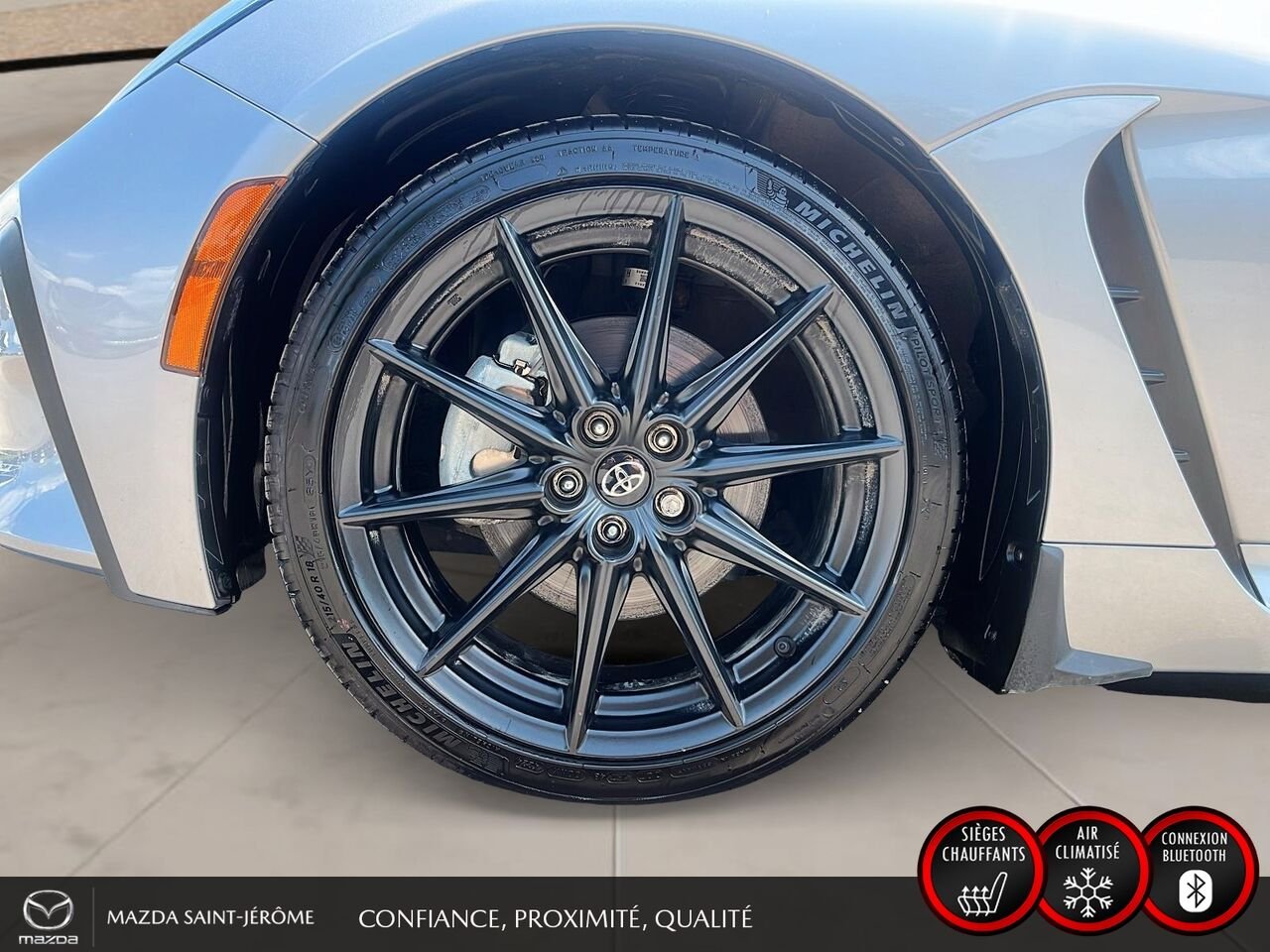 2025 Toyota GR86 Premium | AUTOMATIQUE | CLEAN CARFAX Grey Saint-Jérôme - photo #11