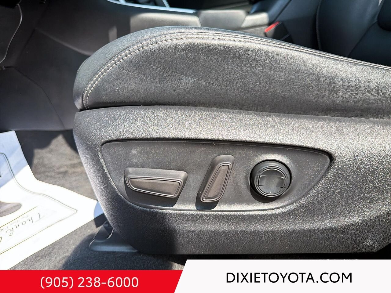 2022 Toyota RAV4 XLE PREMIUM AWD / HEATED SEATS / MOONROOF / LEATHER SURFACE / CARPLAY AND ANDROID AUTO Silver Sky Metallic Mississauga - photo #9