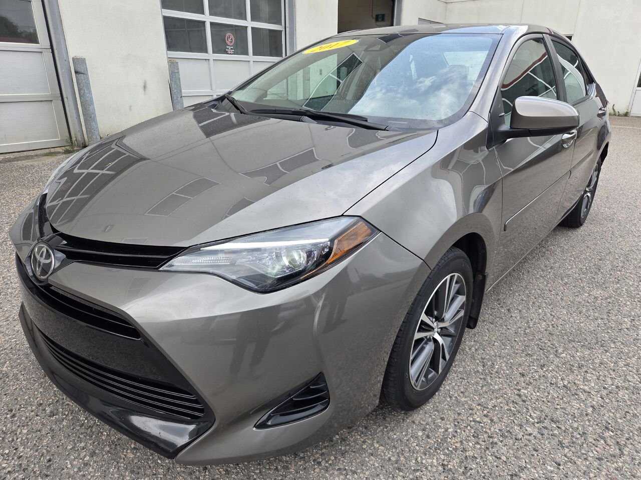Toyota COROLLA 2017 Gris Mont-Laurier - photo #4