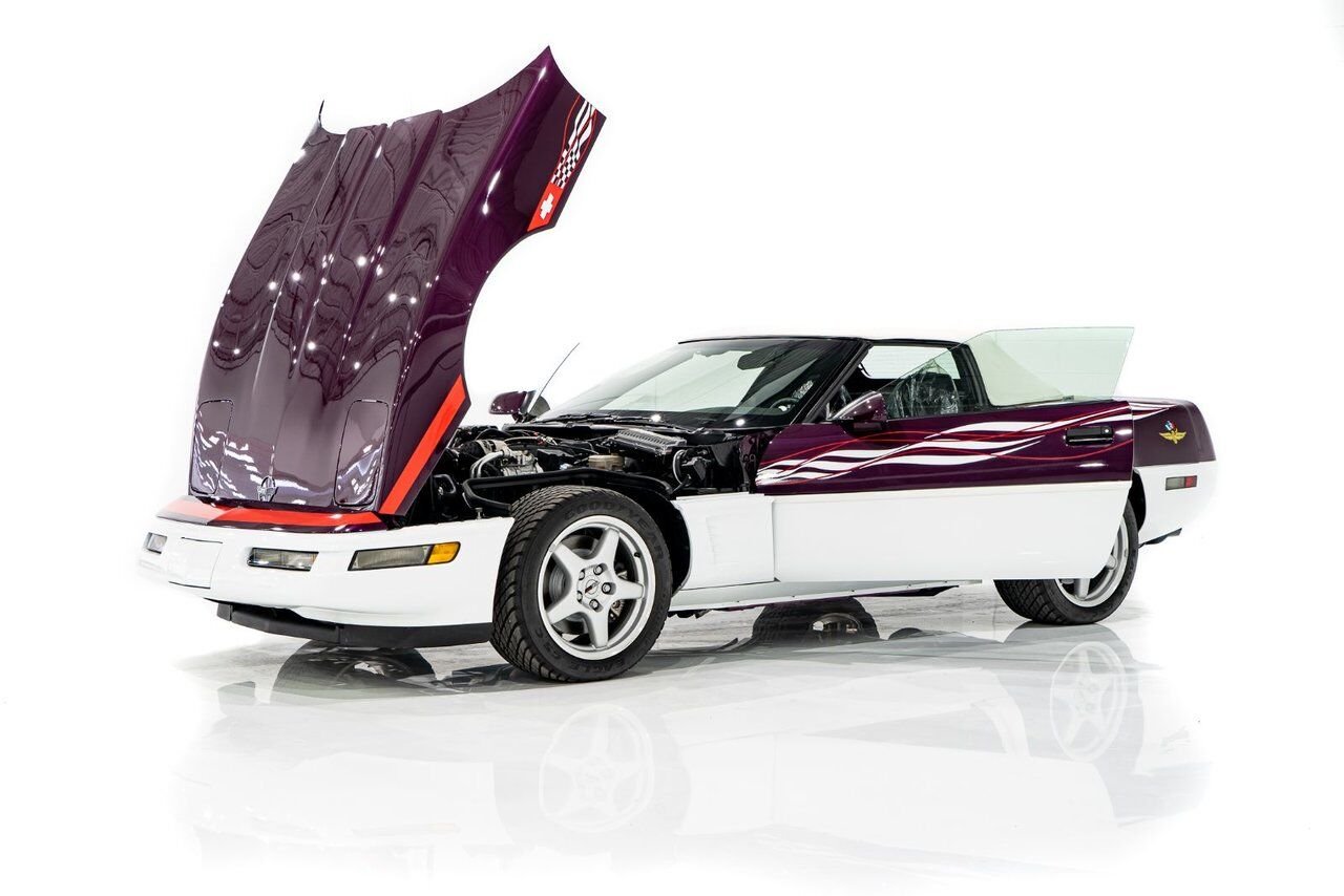 Chevrolet Corvette *PRIX EN USD* RPO Z4Z PACE CAR PRESENTED IN DELIVERY PACKAGING WITH ONLY 192MILES (307KM) FROM NEW 1995 Blanc Montréal - photo #37