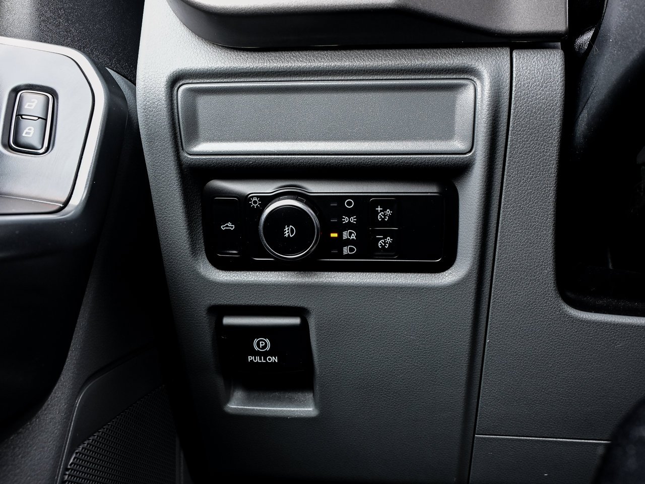 2024 Ford F-150 XLT 4WD SuperCrew 5.5' Box Black Sherwood Park - photo #18