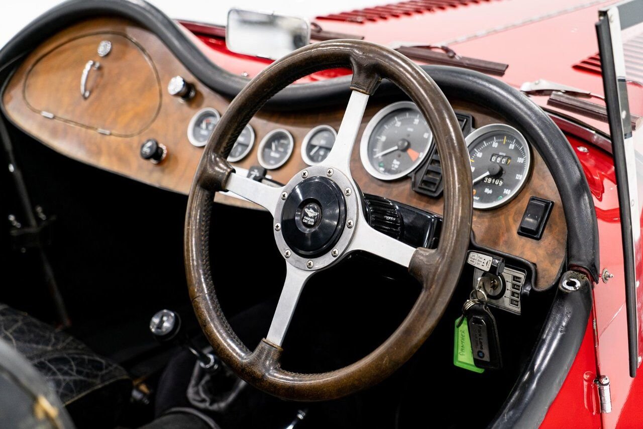Panther J72 Roadster 1975 Rouge Montréal - photo #9