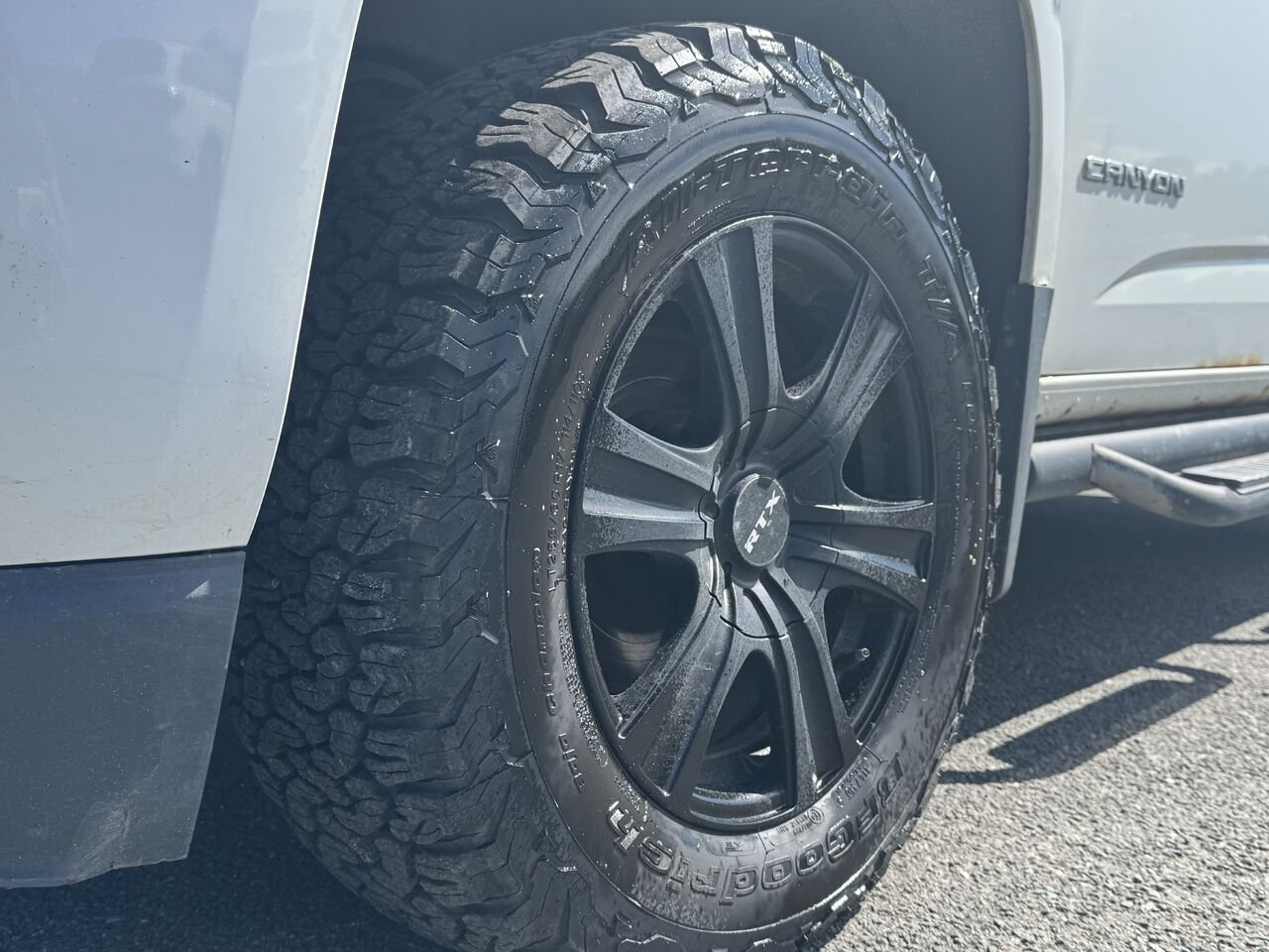 2018 GMC Canyon SLE White Granby - photo #10
