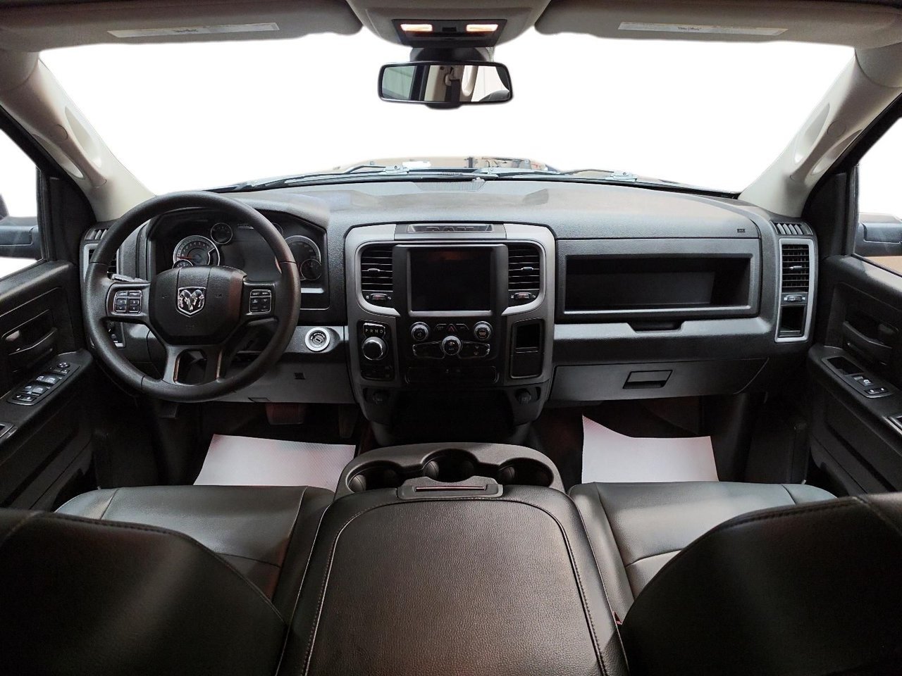 Ram 1500 Classic NIV 1C6RR7ST9PS520748 2023 Baie-Comeau - photo #9