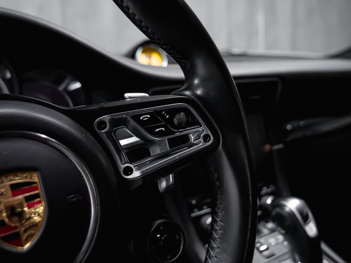 2017 Porsche 911 TURBO S Black Montreal - photo #17