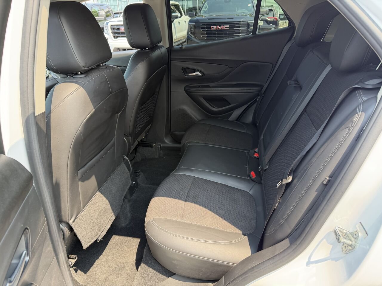 BUICK ENCORE PREFERRED Privilégiée 4 portes TA 2021 Blanc Ottawa & Gatineau - photo #8