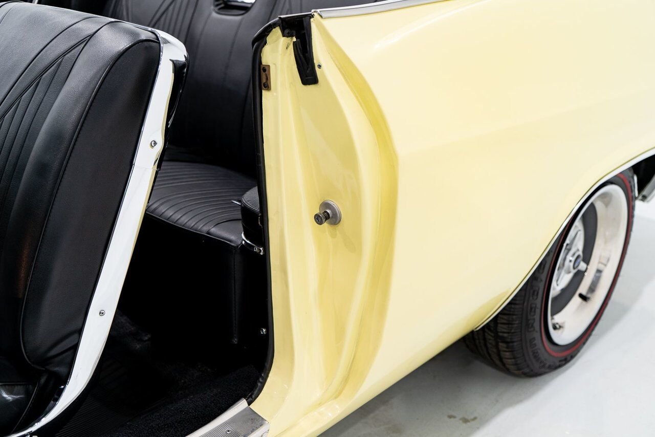 1965 Chevrolet Impala SS *PRIX EN USD* 396/325HP 4spd frame off restoration Yellow Montreal - photo #87