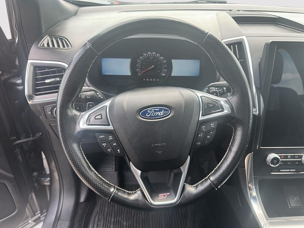 2022 Ford Edge Grey Rouyn-Noranda - photo #9