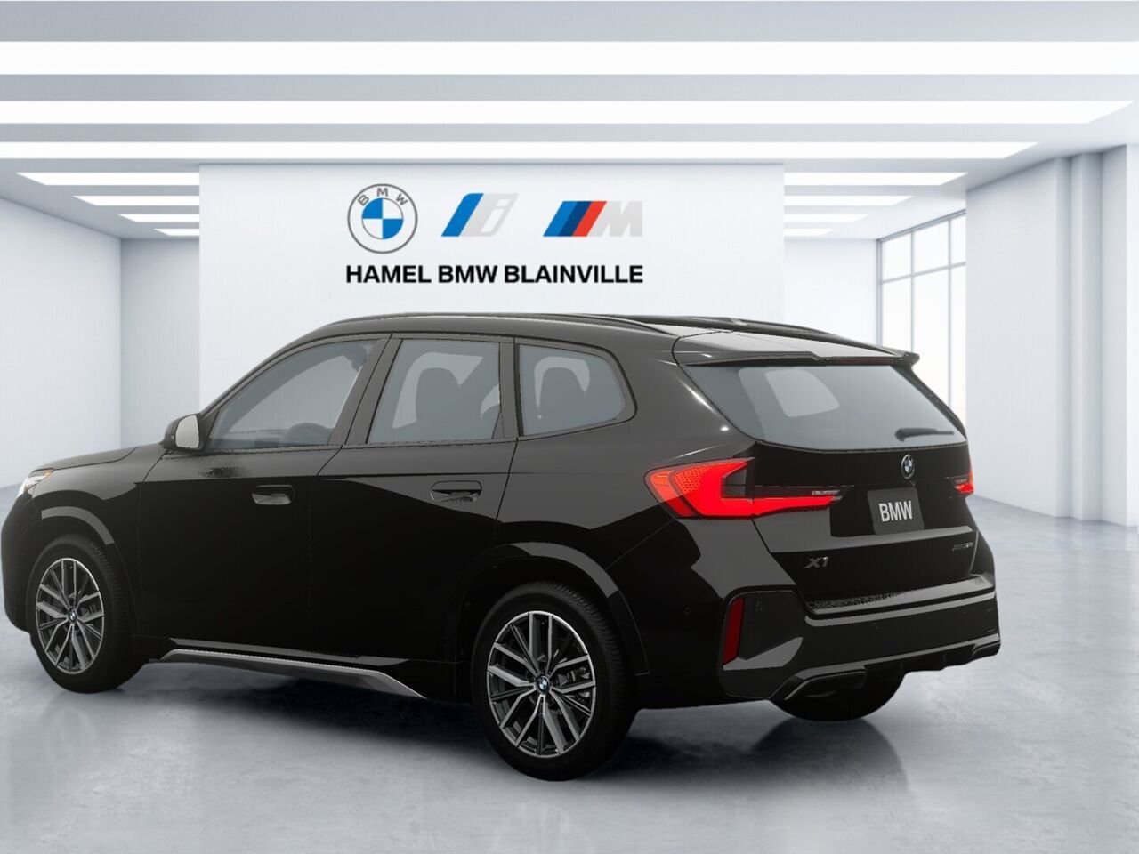 BMW X1 xDrive28i 2026 Noir saphir métallisé Blainville - photo #1