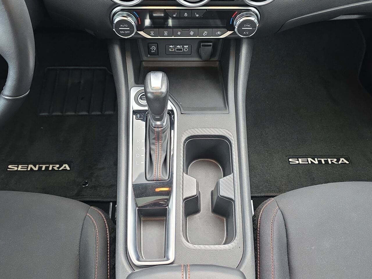 Nissan Sentra SR CVT, toit ouvrant, commande audio au volant, cruise control 2024 Blanc Val-David - photo #12