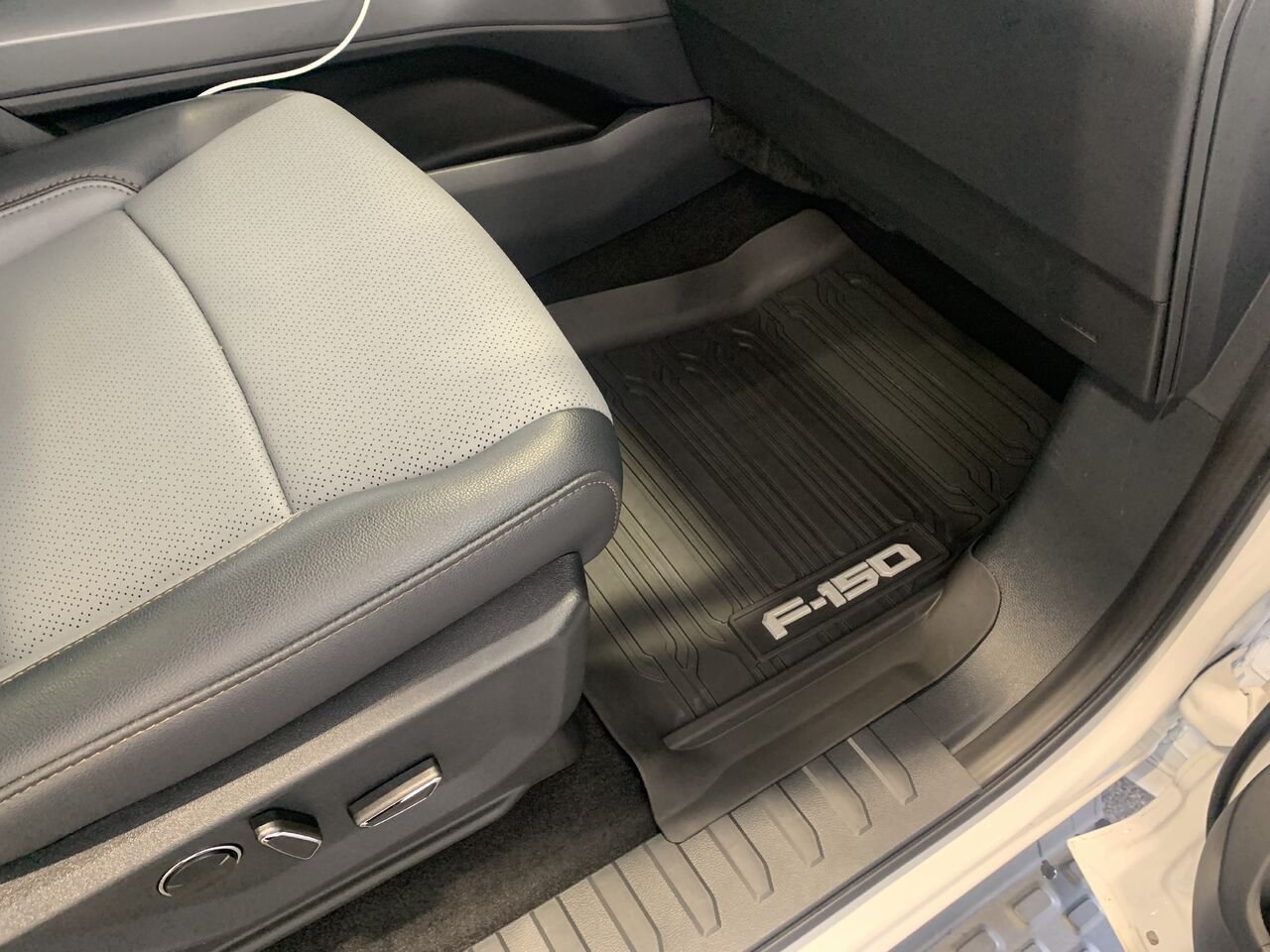 Ford F-150 Lightning LIGHTNING LARIAT CREW CAB 2025 Blanc Châteauguay - photo #13