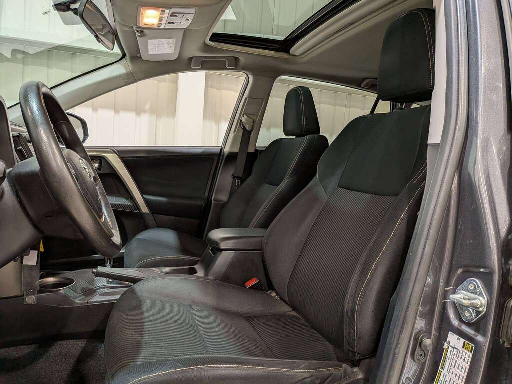 2015 Toyota RAV4 AWD 4dr XLE Grey Val-David - photo #9