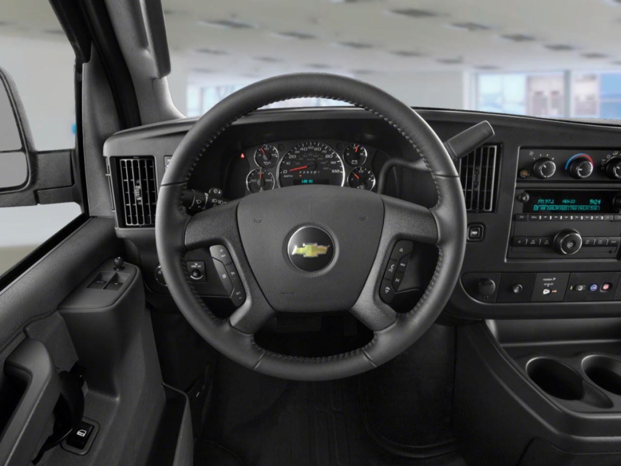 CHEVROLET Fourgonnette Express utilitaire 2025 Noir Saint-Eustache - photo #4